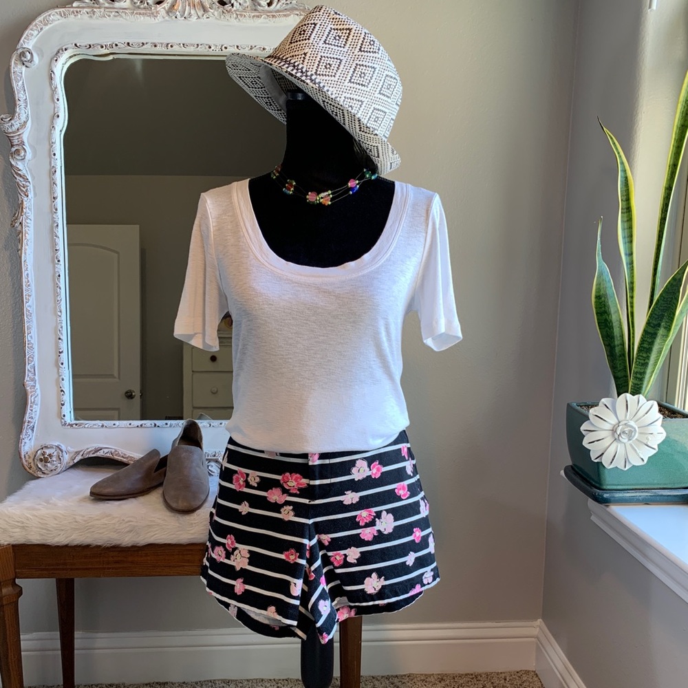 Elle Black Short Shorts Pink & Yellow Flowers Sz 4